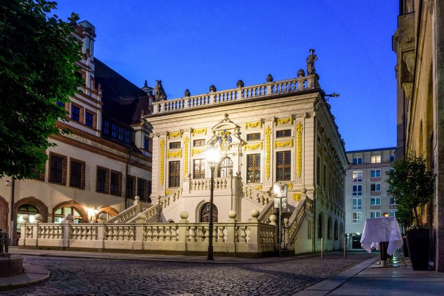 1.5-Hour Historical Tour of Leipzig with Costumed Guide - Choose your storyteller: Lola, Pauline, or Berta