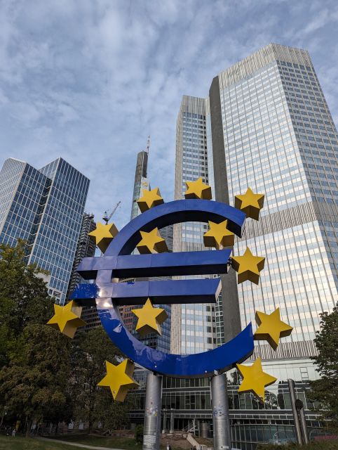 2-Hour Best of Frankfurt Walking Tour (English) - Starting at Römerburg with Frankfurt at your feet