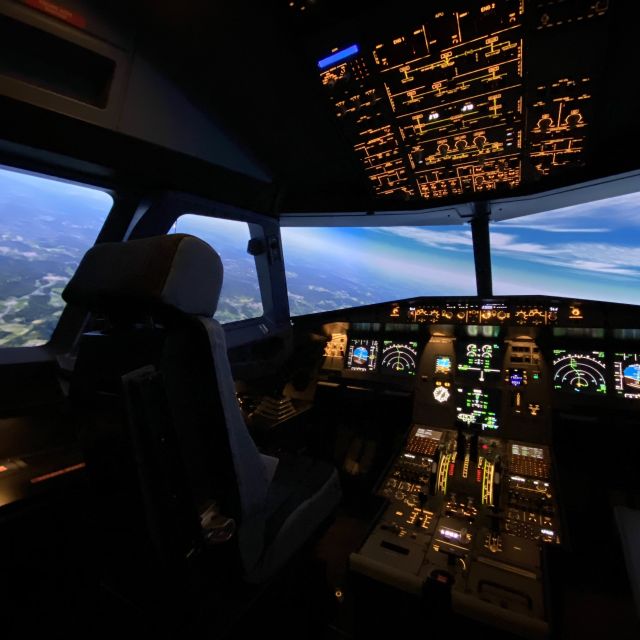 Airbus Flightsimulator | Flying Experience | adults&children - Takeoff, cruise, and landing