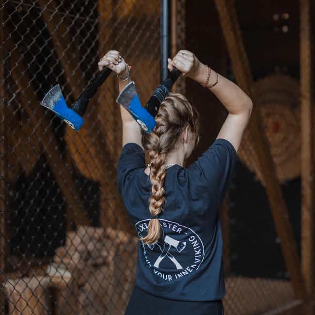 AXE THROWING & CRAFT BEER EXPERIENCE IN COLOGNE - Craft beer changes the pace