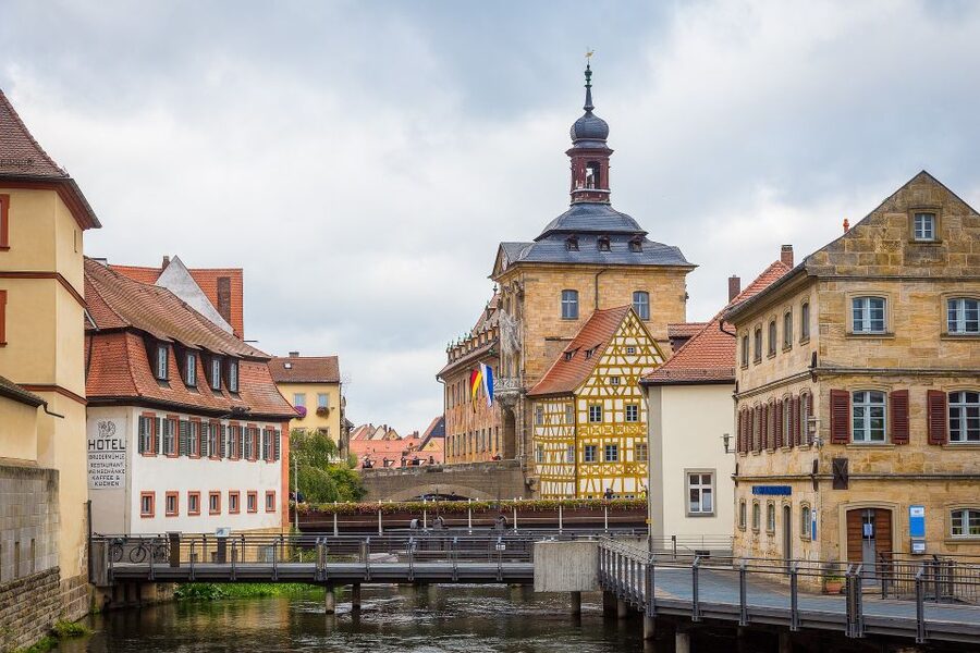 Bamberg: Private Guided Walking Tour - Walking the narrow streets of the UNESCO Old Town