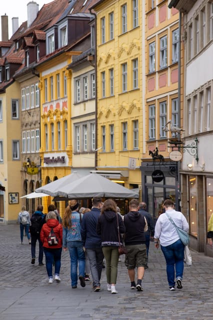 Bamberg: Where Hollywood dreams and movies are born - Following The Sams through narrow streets