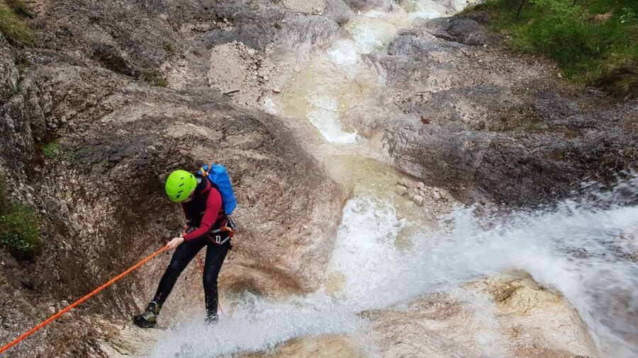 Bavaria: Beginner Canyoning Tour - Learning the first canyoning moves