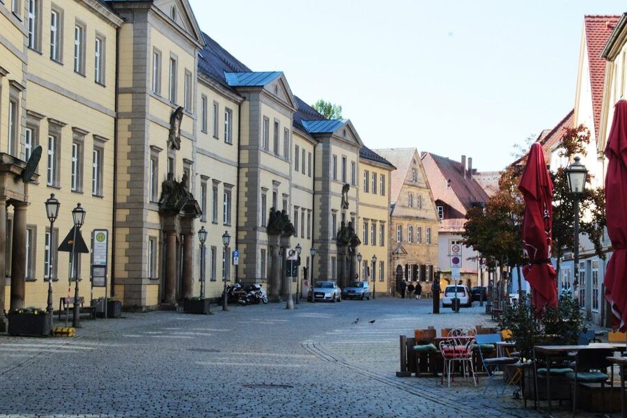 Bayreuth: Private Guided Walking Tour - Old town stories beyond Wagner