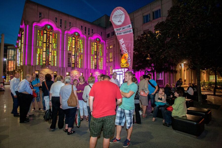 Berlin: 1.5-Hour Comedy Bus Tour in German - A comedy show with Berlin passing the windows