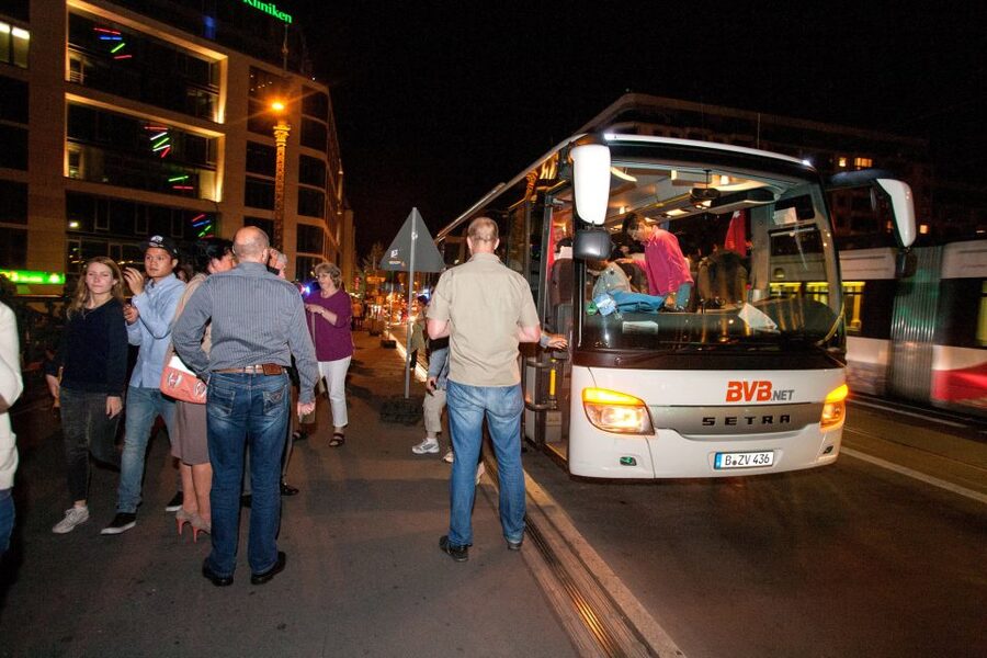 Berlin: 1.5-Hour Comedy Bus Tour in German - Booking flexibility and small practical points