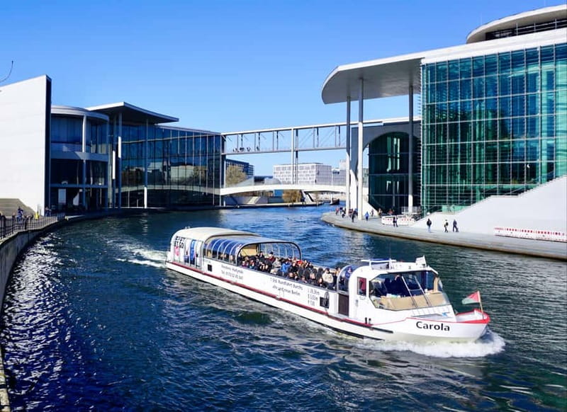 Berlin: 1-Hour Boat Tour with Bilingual Live Guide - From the Tränenpalast to the Reichstag