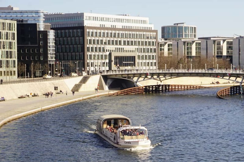 Berlin: 1-Hour Boat Tour with Bilingual Live Guide - Is $22 a fair price for one hour?