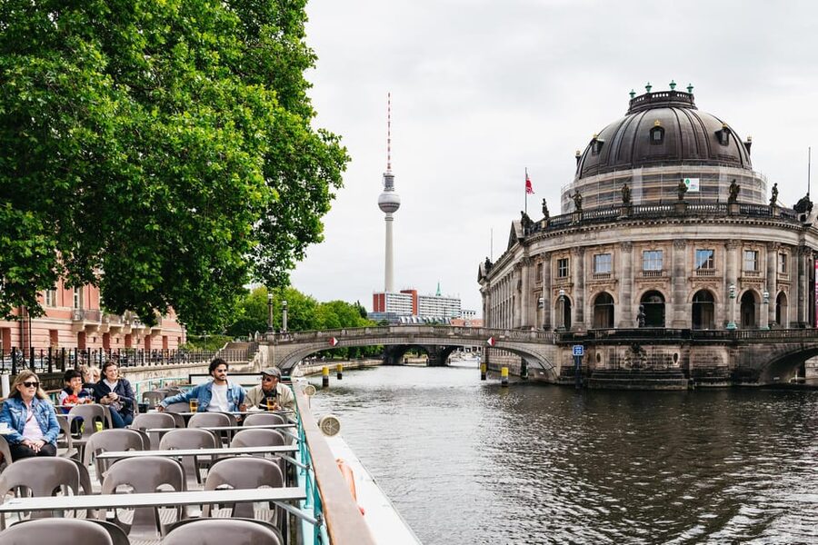 Berlin: 1-Hour City Sightseeing Cruise - A quick orientation to Berlin from the Spree