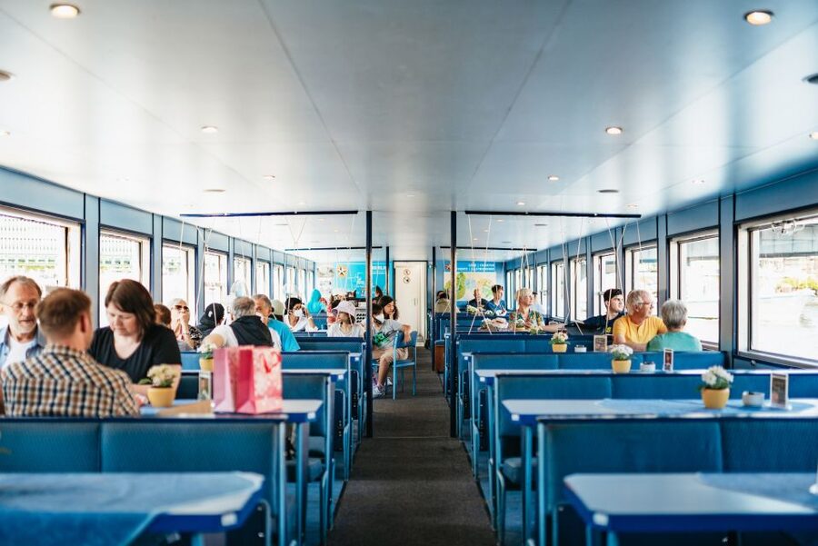 Berlin: 1-Hour City Tour by Boat with Guaranteed Seating - Leaving Friedrichstraße and entering the Government Quarter