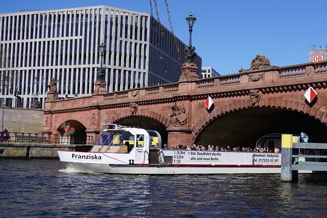 Berlin: 1-hr Boat Tour with Bilingual Live Guide (DE/EN) - The one-hour route and its main sights