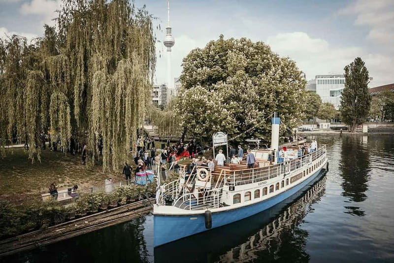 Berlin: 2.5-Hour Beer & Sunset Sightseeing Boat Cruise - Practical tips for a better cruise