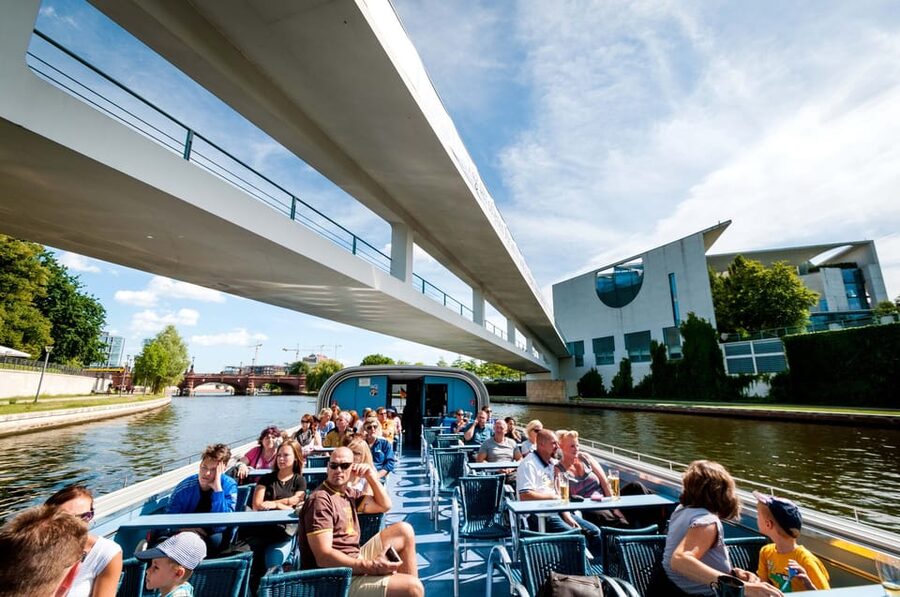 Berlin: 3.25-Hour Spree & Landwehrkanal Boat Tour - From Jannowitzbrücke toward Berlin’s waterways