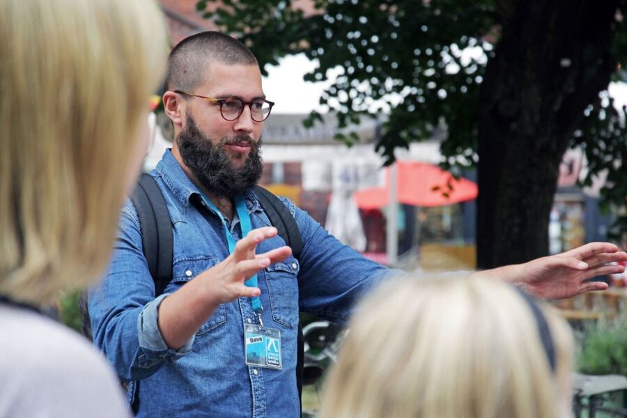 Berlin: 3-Hour Street Art Tour - Berlin history without turning the walk into a lecture