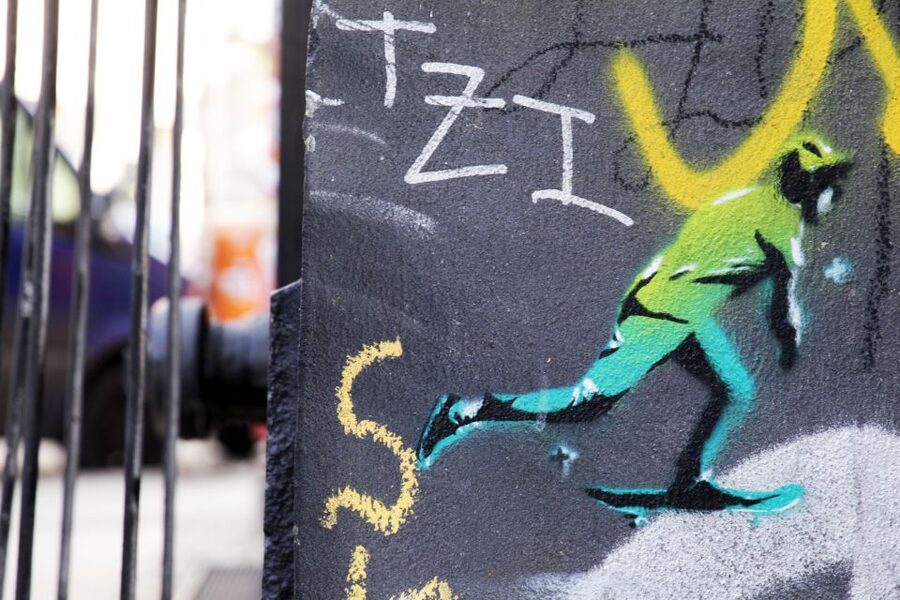 Berlin: 3-Hour Street Art Tour - Walking, weather, and public transport