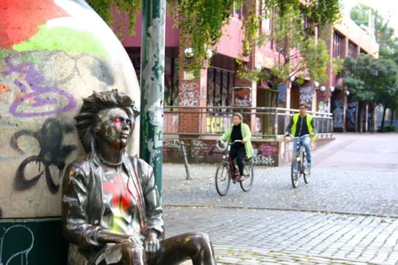 Berlin: Alternative Berlin Bike Tour - Why the Frequent Stops Matter