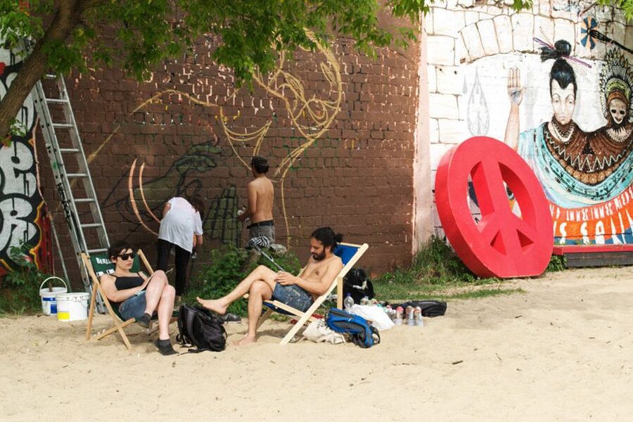 Berlin: Alternative Berlin Walking Tour - Who should book this tour?