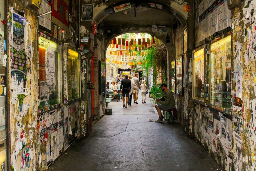 Berlin: Alternative Berlin Walking Tour - Starting at Alexanderplatz and entering Mitte