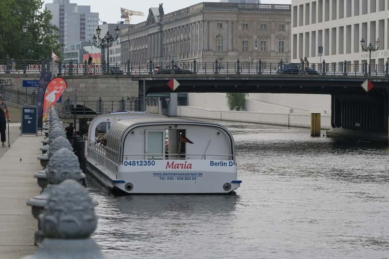 Berlin: Boat Sightseeing Cruise with Audioguide - The Reichstag and Berlin’s government district