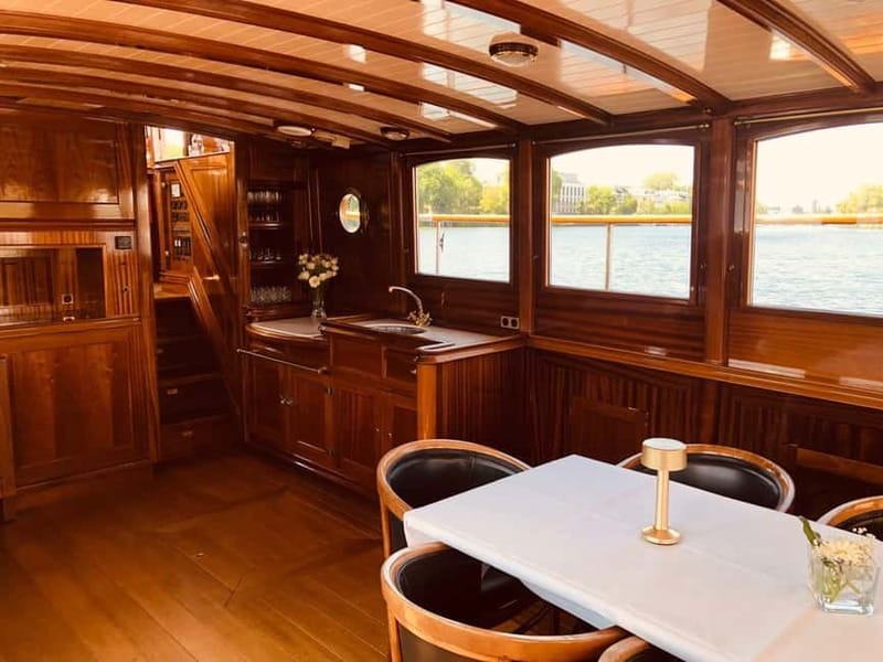 Berlin: Boat Sightseeing Tour on Electric Motor Yacht - Booking tips for a smoother ride