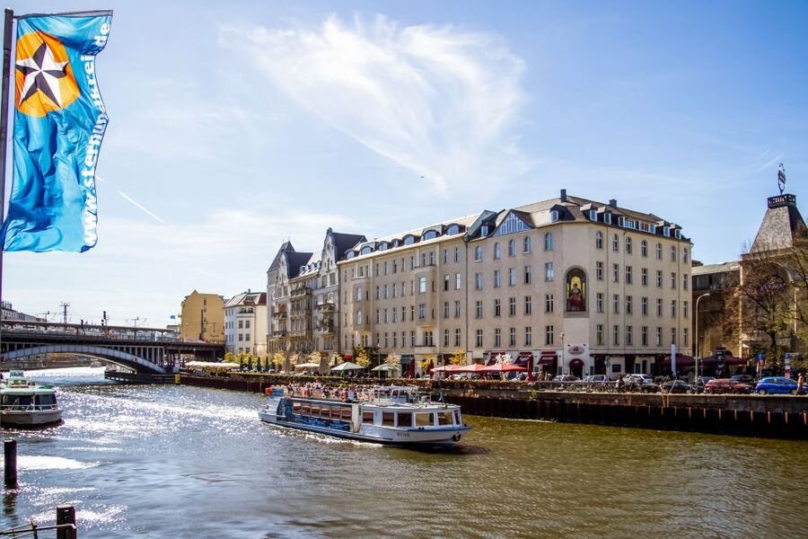 Berlin: Boat Tour Along the River Spree - Charlottenburg Palace and the longer western route