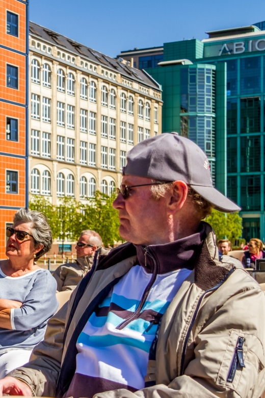 Berlin: Boat Tour Along the River Spree - Food, drinks, and comfort onboard