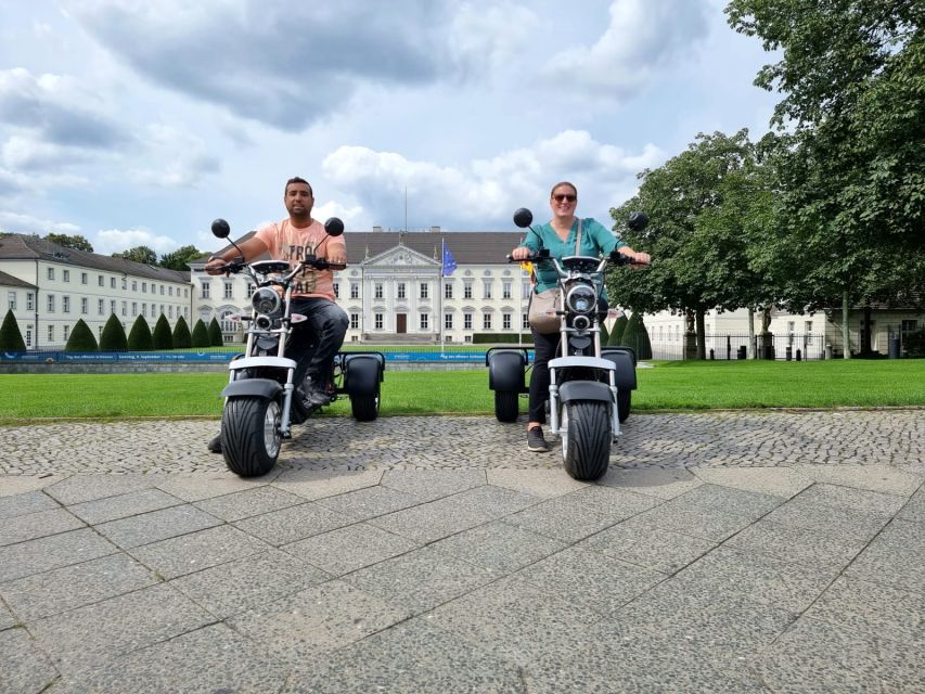 Berlin City: 2 Hour Guided Fat Tire E-Scooter Tour - Getting comfortable before the city ride