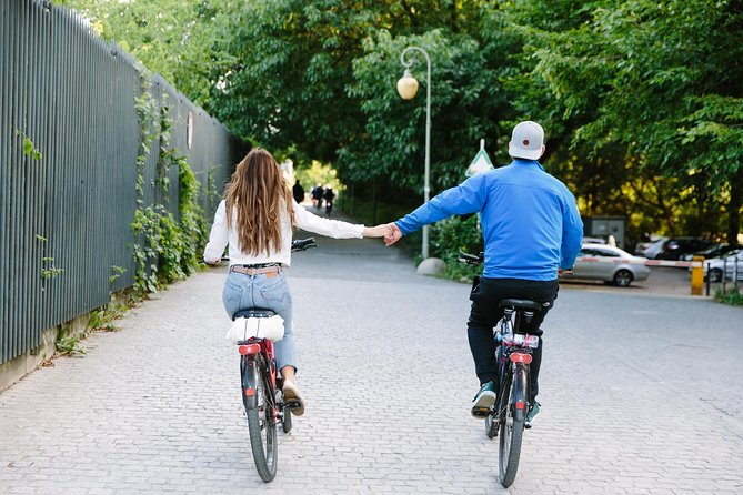 Berlin City Bike Tour with Beer Garden Stop - Hitler’s Bunker Site and the Reichstag