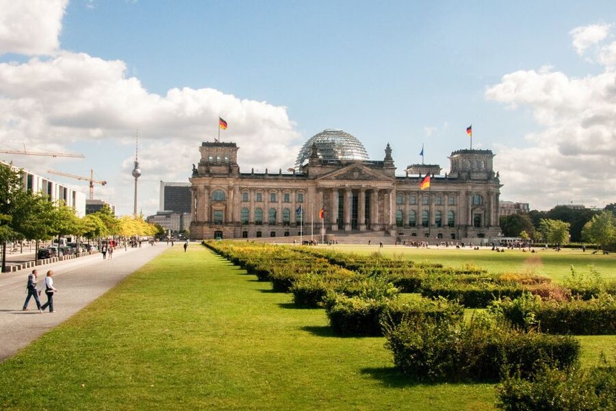 Berlin: City Sightseeing Hop-On Hop-Off Bus Tour - Museum Island, Unter den Linden, and Brandenburg Gate
