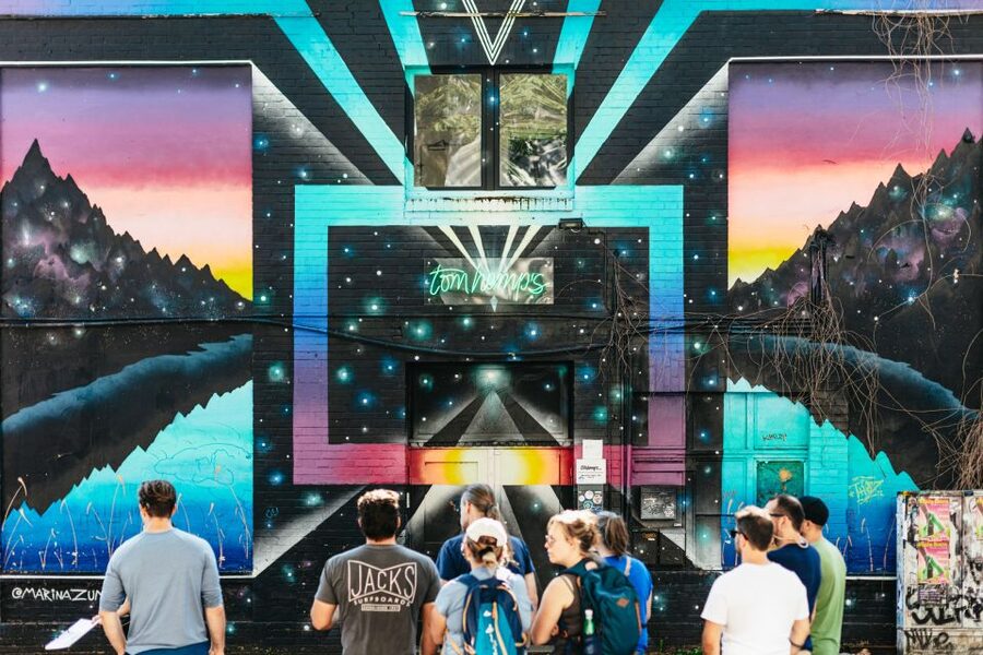 Berlin: City Street Art Guided Walking Tour - What makes the guides effective