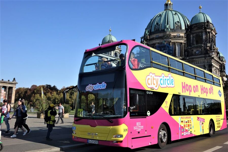 Berlin: East and West Hop-On Hop-Off Bus Tour - The western start: Kurfürstendamm, KaDeWe, and Tiergarten