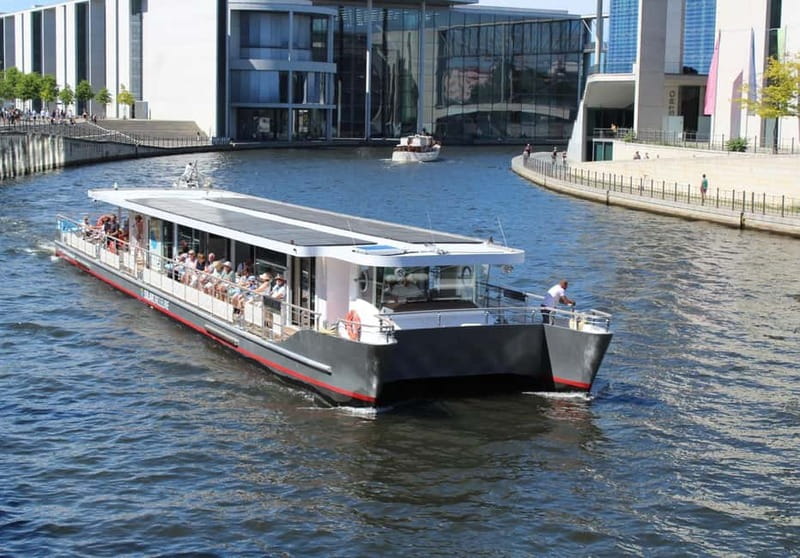 Berlin: East Side Gallery Spree Cruise in a Solar Catamaran - Passing under Oberbaum Bridge