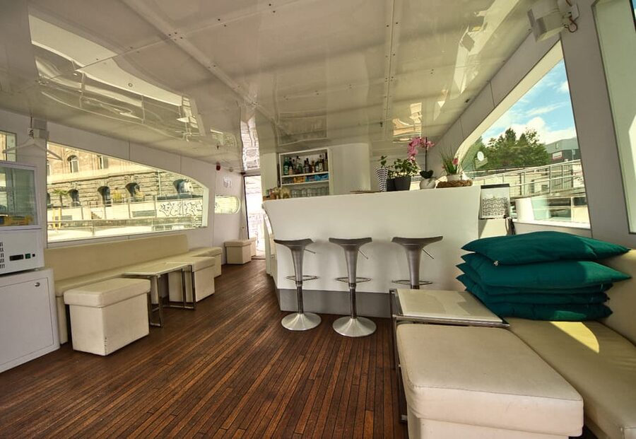Berlin: Exclusive Boat Tour on a Solar-Powered Catamaran - How accessible is the cruise?