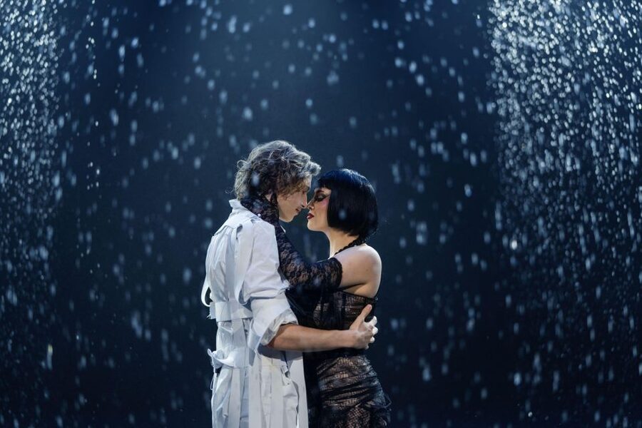 Berlin: FALLING | IN LOVE Grand Show Friedrichstadt-Palast - Is $51 a fair price?