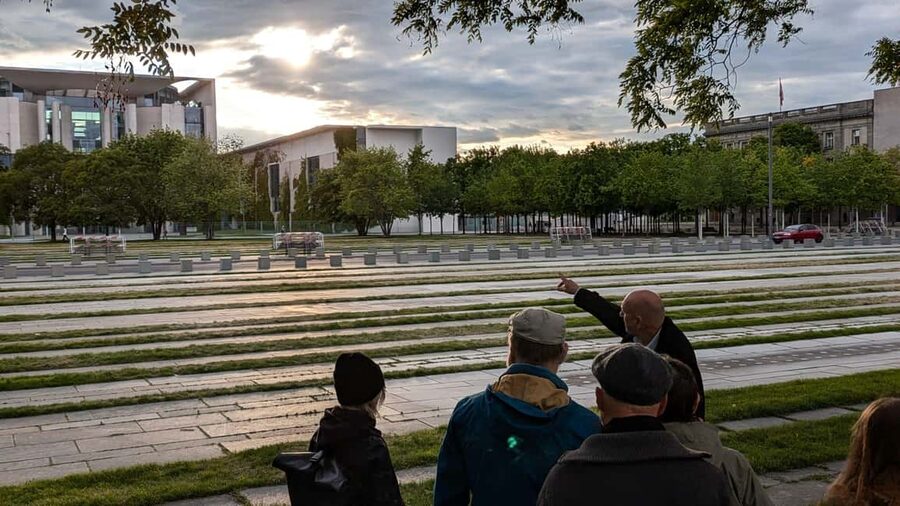 Berlin: Government District around the Reichstag Guided Tour - Who should book this Berlin walk?