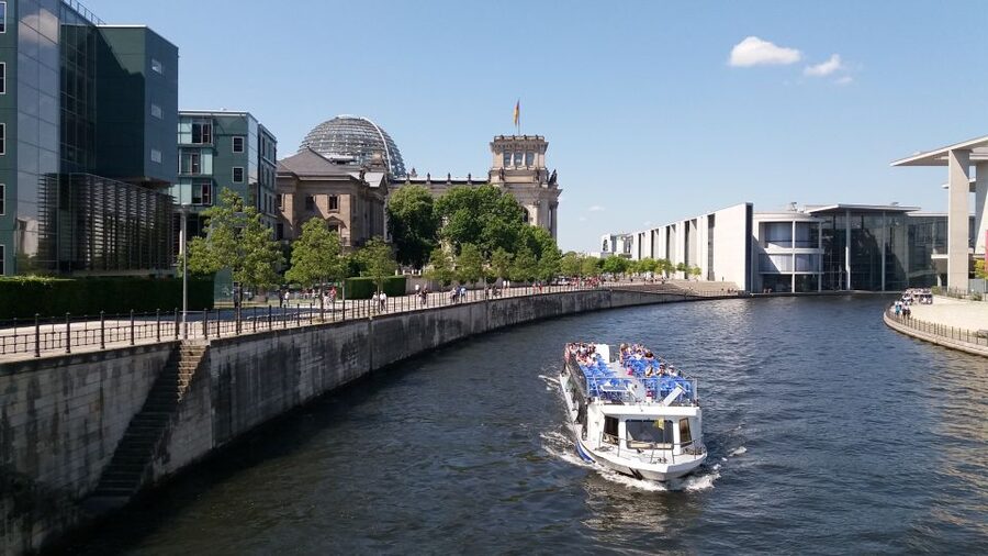 Berlin: Government District around the Reichstag Guided Tour - Paul-Löbe-House and the work of parliament