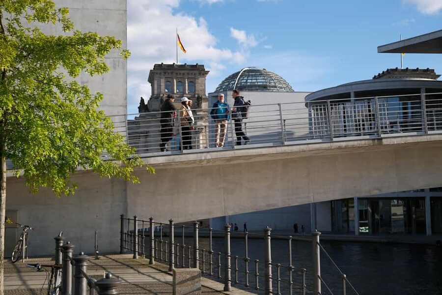 Berlin: Government Quarter Tour and Reichstag Dome Visit - Key points at a glance