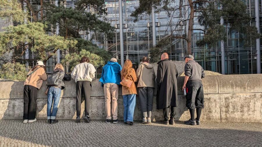 Berlin: Government Quarter Tour and Reichstag Dome Visit - How the three hours are used