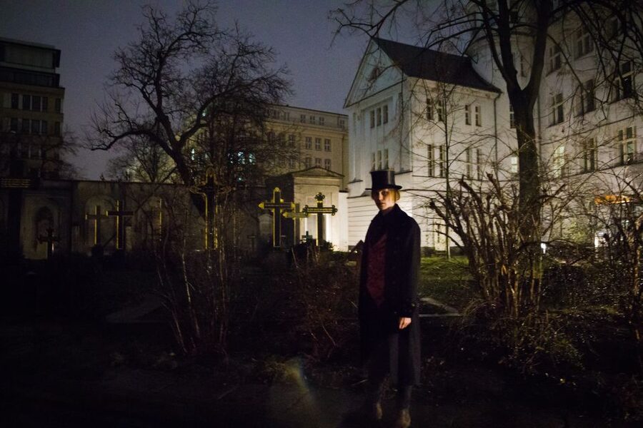 Berlin: Haunted Guided Live Theatre Tour in German - Key points to know before booking