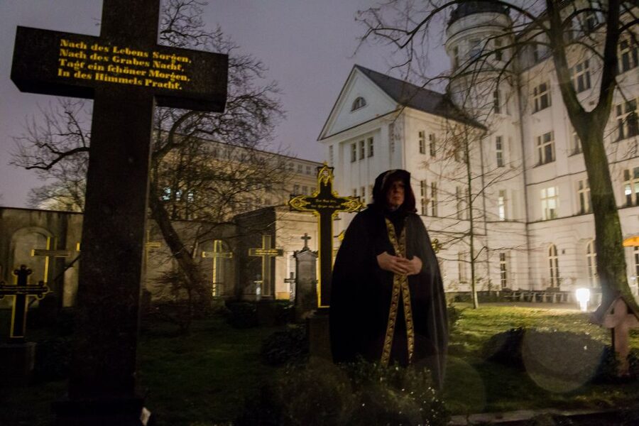 Berlin: Haunted Guided Live Theatre Tour in German - A different way to see Berlin’s old center