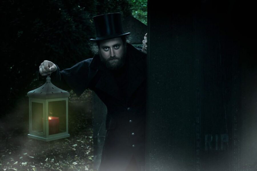 Berlin: Haunted Guided Live Theatre Tour in German - Timing, atmosphere, and the best setting