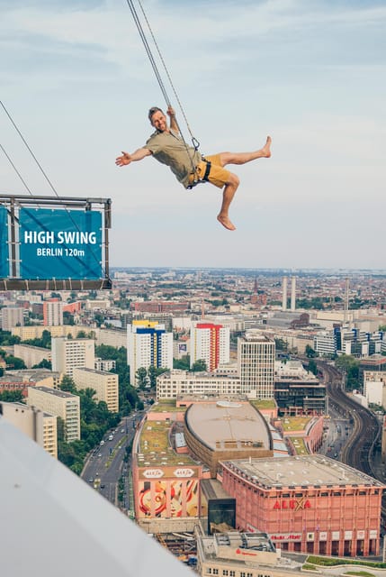 Berlin: Highest Swing in Europe - Arriving at the Park Inn roof