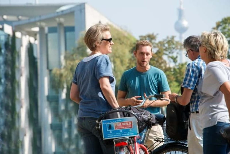 Berlin: Highlights Guided Bike Tour - A Route That Changes With the Language