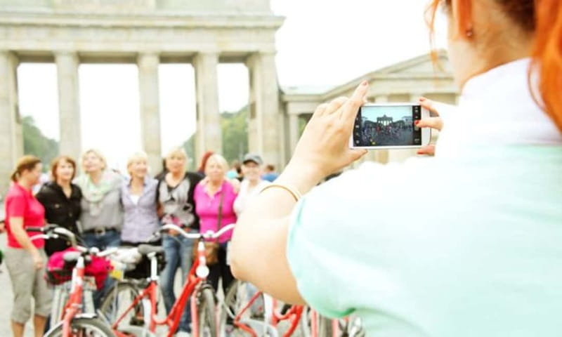 Berlin: Highlights Guided Bike Tour - Through Historical Mitte to the Brandenburg Gate