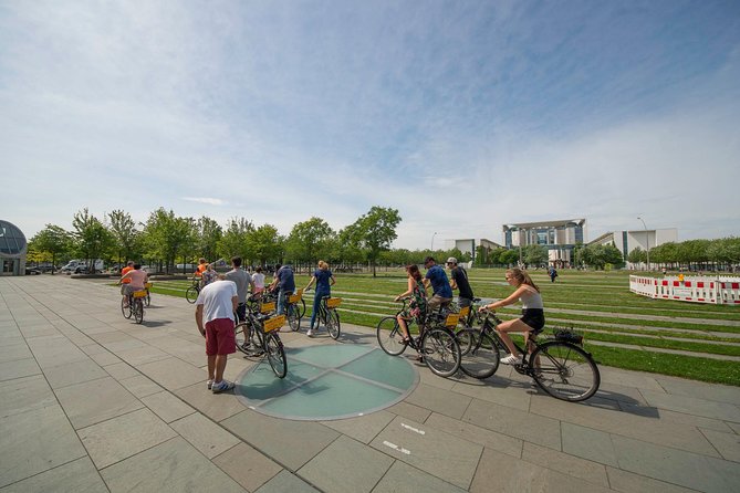 Berlin Highlights Sightseeing Bike Tour in Small Groups - Tiergarten and the Victory Column