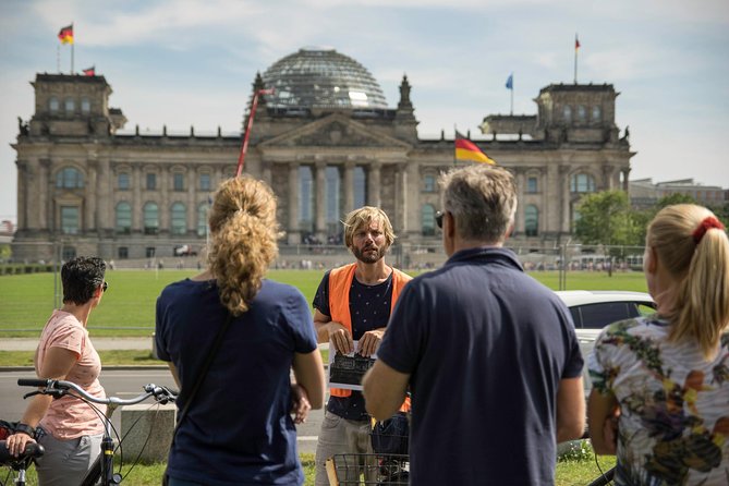 Berlin Highlights Sightseeing Bike Tour in Small Groups - What the guides add to the ride