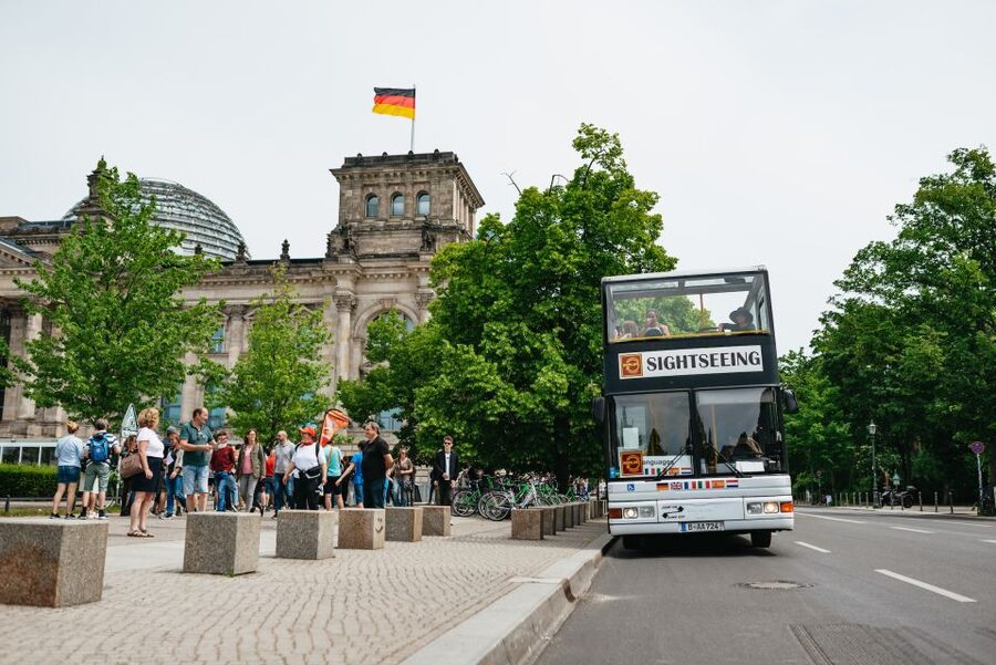 Berlin: Hop-on Hop-off Bus Tour with Live Commentary - Alexanderplatz, the TV Tower, and the old city center