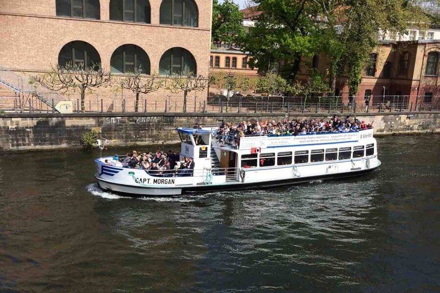 Berlin: Hop-On-Hop-Off Bus with Boat Cruise Option - Potsdamer Platz and the story of divided Berlin