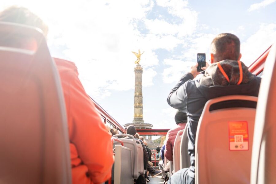 Berlin: Hop-On-Hop-Off Bus with Boat Cruise Option - Brandenburg Gate, Hauptbahnhof, and the Victory Column