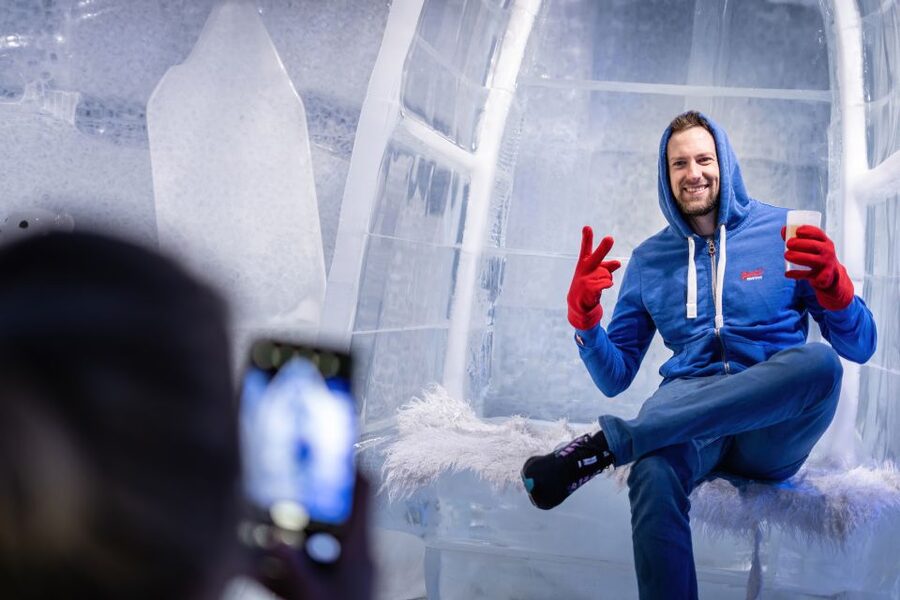Berlin: Icebar Entrance with Complimentary Drinks - Who will enjoy it most